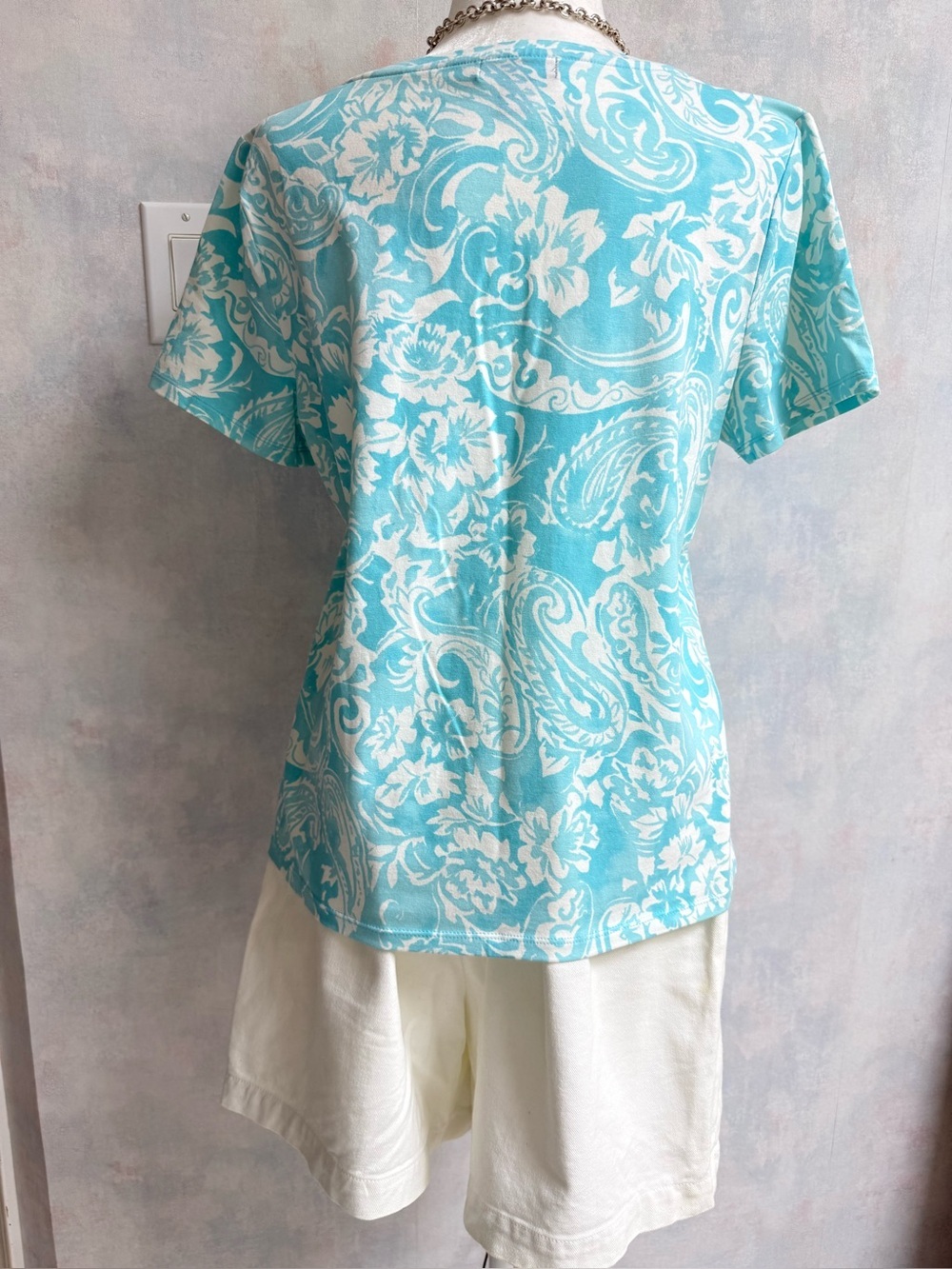 NWOT Chaps Lt Blue & White Floral Design - Short Sleeve Stretchy Tee, Scoop Neck - Picture 8 of 8
